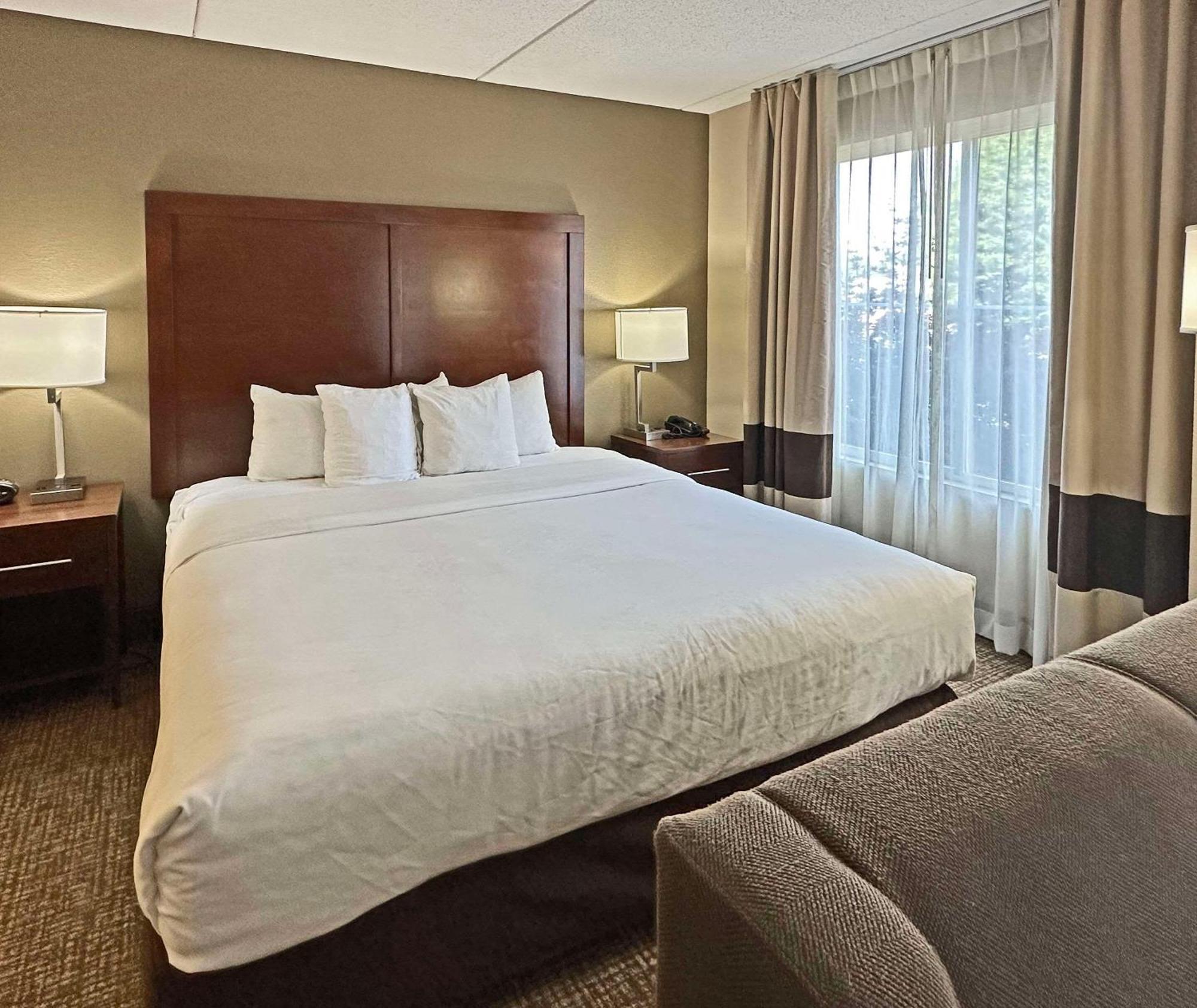 Comfort Suites Concord Mills Экстерьер фото