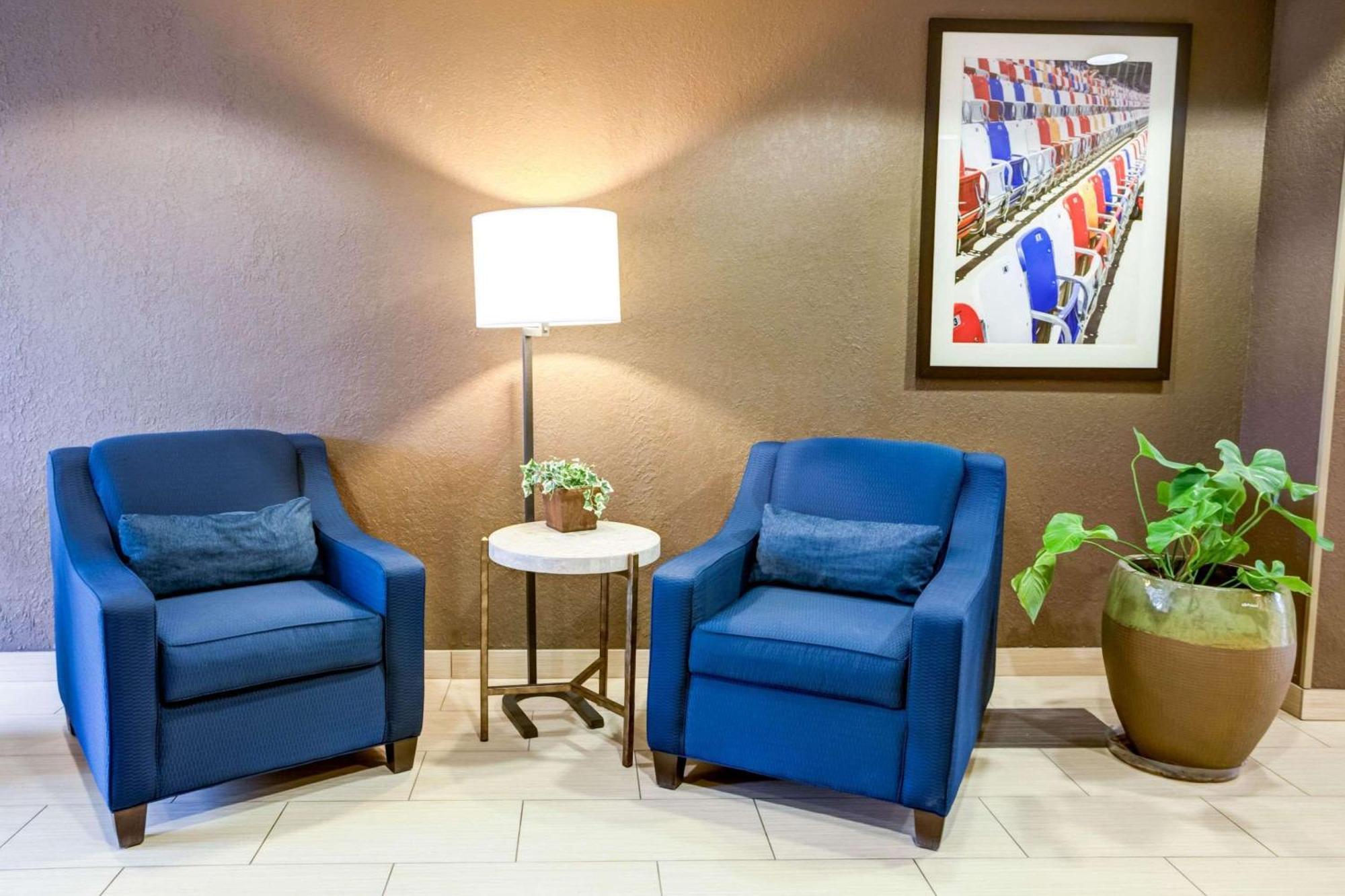 Comfort Suites Concord Mills Экстерьер фото